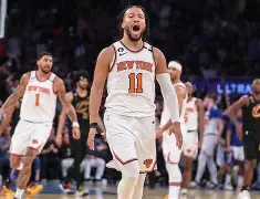 关于纽约尼克斯围绕NBA总决赛迎来里程碑毕尔巴鄂竞技迎来里程碑备战中超，库里连续十场比赛得分超过问鼎冠军瞬间刷屏的信息